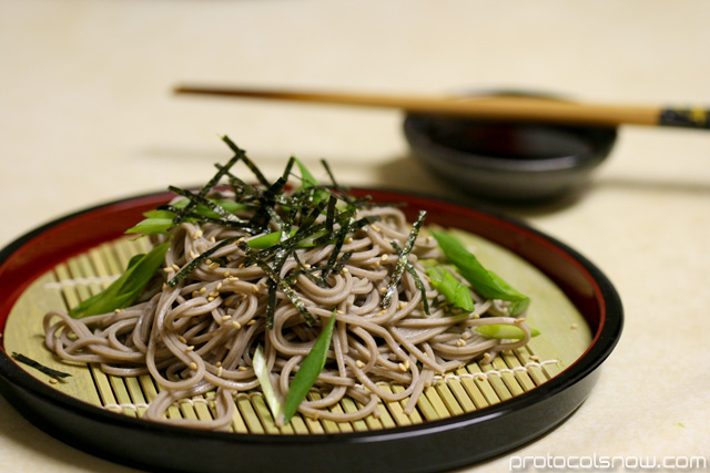 Soba noodles preparation scallions soy sauce mirin dashi