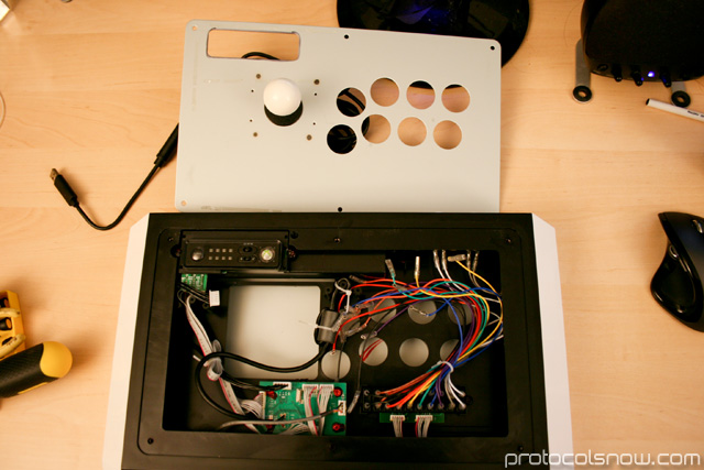 Street Fighter 4 Tournament Edition arcade stick Madcatz artwork mod sanwa buttons modification