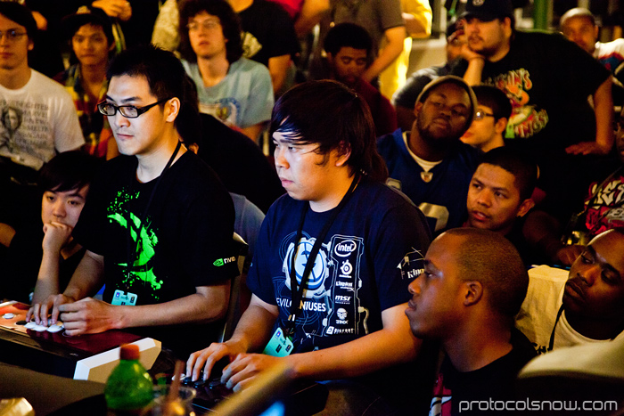 Season's Beatings V Redemption fighting game tournament Gamerbee Justin Wong Super Street Fighter IV