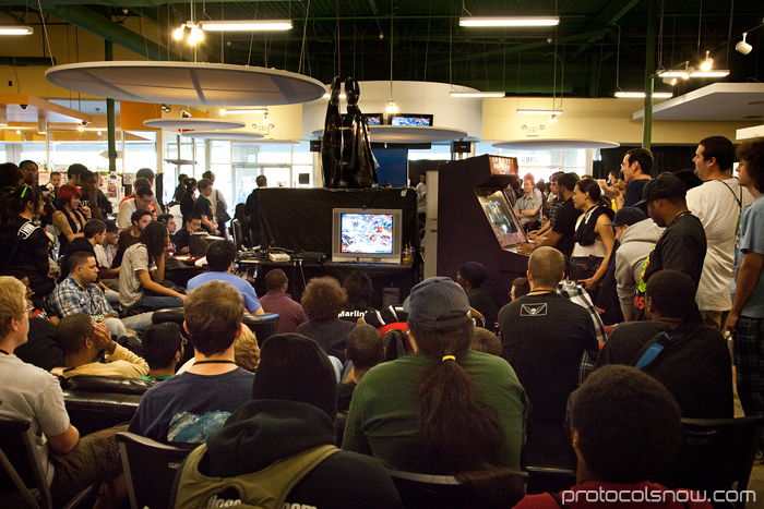 Season's Beatings V Redemption fighting game tournament Gamerbee Daigo Umehara Justin Wong Momochi Marn Arturo Sanchez Sabin Momo2 Columbus Super Street Fighter IV