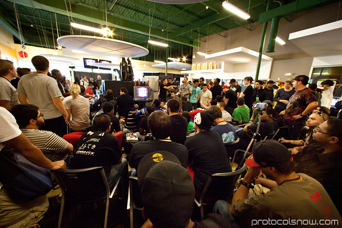 Season's Beatings V Redemption fighting game tournament Gamerbee Daigo Umehara Justin Wong Momochi Marn Arturo Sanchez Sabin Momo2 Columbus Super Street Fighter IV